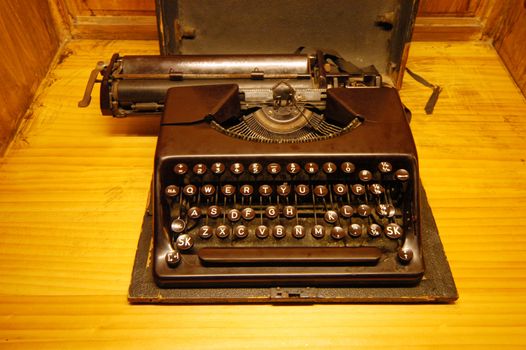 old-fashioned typewriter