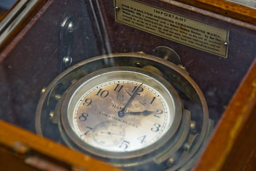 Marine chronometer, showing the right time