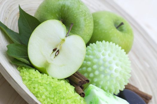 aromatic apple bath - bar of soap, bath salt, fresh apples