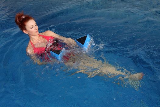 Employment with the pregnant woman in pool