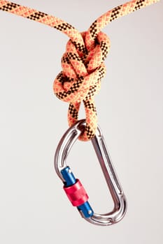 Figure of eight knot with screwgate caribiner.