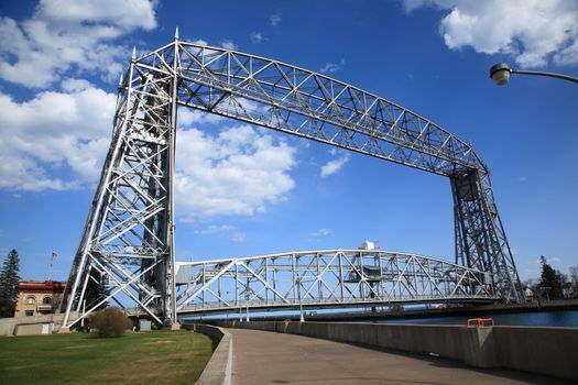 Minnesota landmark in port city is a vertical lift bridge