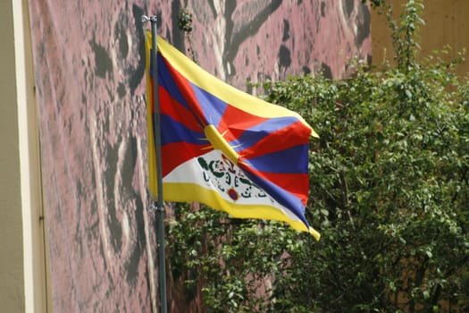 a flag of Tibet