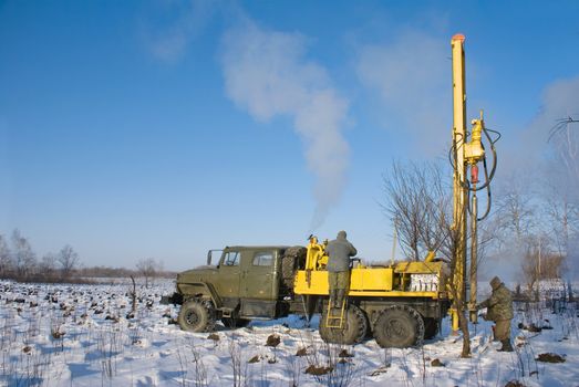 mobile bore installation for boring the bore holes