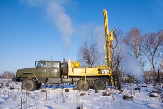 mobile bore installation for boring the bore holes