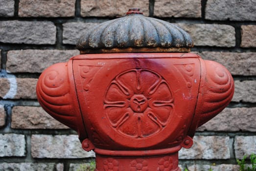 An old fashioned fire hydrant.