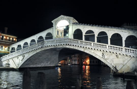 Ponte di Rialto bridge in Venice (Venezia), Italy