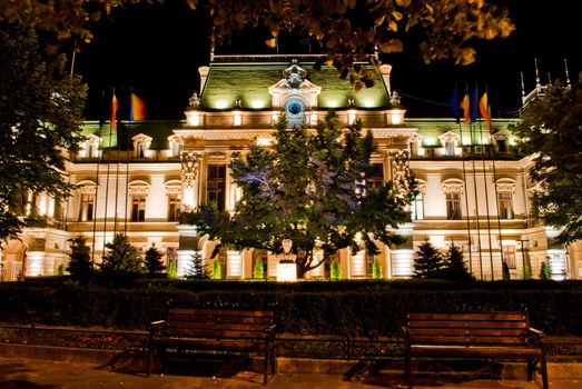 Roznovanu Palace by night - the actual Iassy City Hall, also called the "palace of the Belgrad kings" .