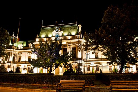 Roznovanu Palace by night - the actual Iassy City Hall, also called the "palace of the Belgrad kings" . This neo-classical building with baroque ornaments was 
the residence of the infuential family Rosetti-Roznovanu.