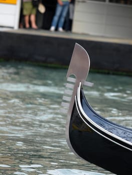 Characteristic front of the Venetian gondola