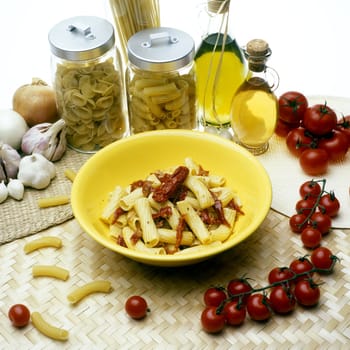 pasta with dry tomatoes