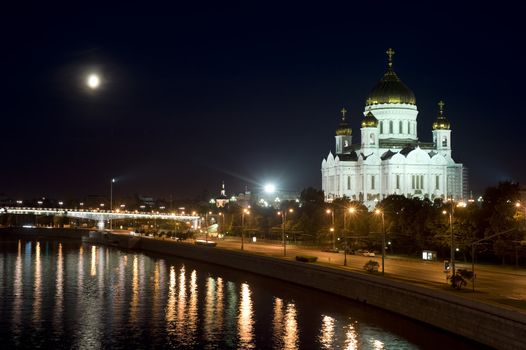 The restored Cathedral of Christ the Savior in Moscow at night