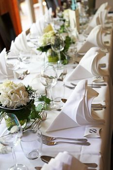 elegant table decoration with flowers