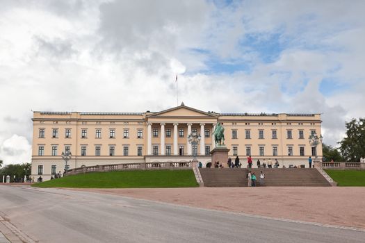 Slottet Royal Palace in central Oslo, Norway 