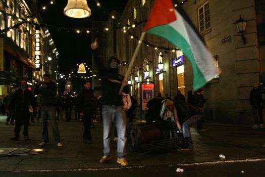 Demonstration In Oslo 11.01.09 against Israel way to handle the conflict against Palestine. Many foreigner teenagers was "out of control" and attacking police and destroying shops.