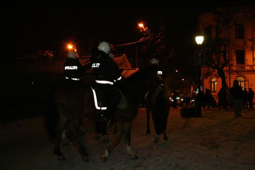 Demonstration In Oslo 11.01.09 against Israel way to handle the conflict against Palestine. Many foreigner teenagers was "out of control" and attacking police and destroying shops.