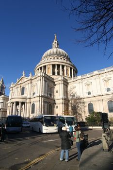 Tourists and coaches at St. Pauls in London