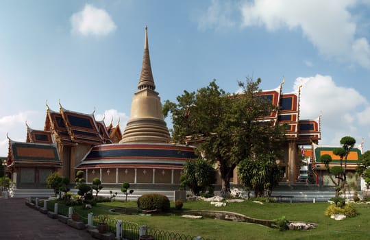 perspective panorama of thai temple in bangkok