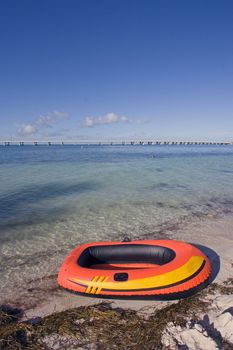 Pontoon waintin on the beach - Bahia Honda State Par