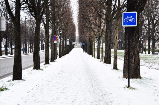 Bicycle lane in winter, Paris, France