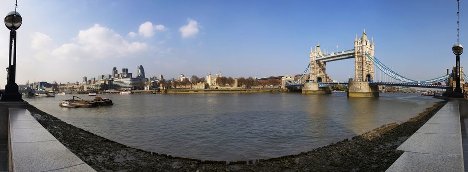 London panoramic view, the river Thames in the foreground