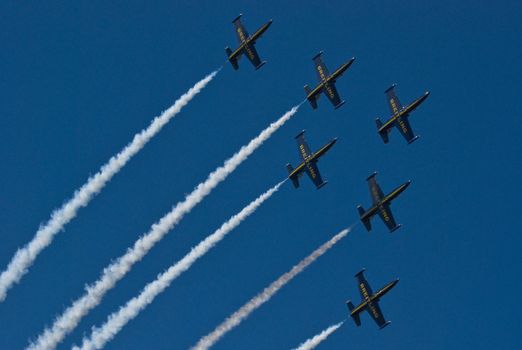 PORTO, PORTUGAL - AUGUST 31: Breitling Jet Team demo during break time of Red Bull Air Race'07 AUGUST 31, 2007 in Porto, PORTUGAL.