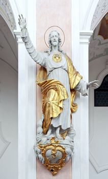 An image of the beautiful Jesus statue in bavaria germany