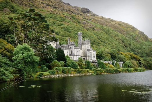 Kylemore Abbey, Ireland, lakeview