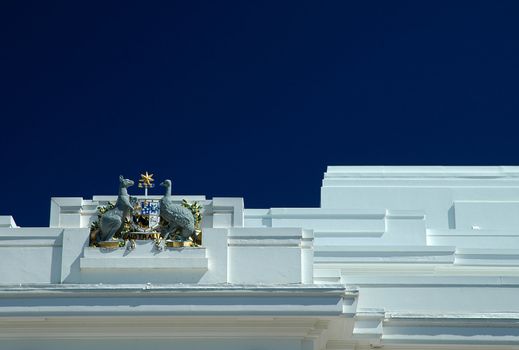 clear australian background, detail photo of old parliament house in canberra