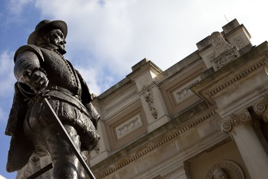 Sir Walter Raleigh Statue in Greenwich