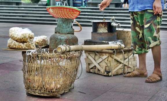 CHINA, CHONGQUIN STREETS, POPCORN MACHINE