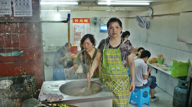 CHINA,  A TYPICAL SMALL RESTAURANT IN THE POOR AREA OF CHONGQUIN