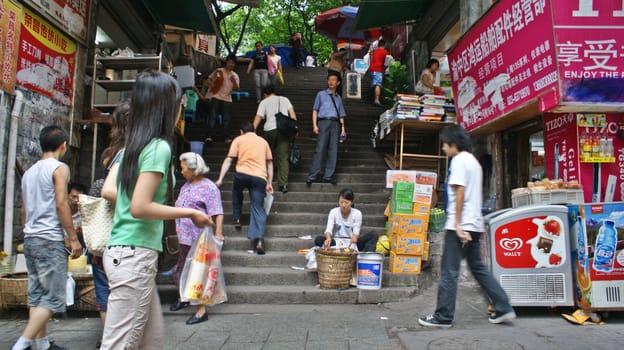 CHINA, CROWDED STREETS OF CHONGQUIN