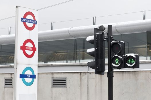 LONDON - DECEMBER 02: The snow fall during the coldest beginning of winter on record in the UK caused transport disruptions throughout the week. DECEMBER 02, 2010 in London, England. 02, 2010 in London, England.