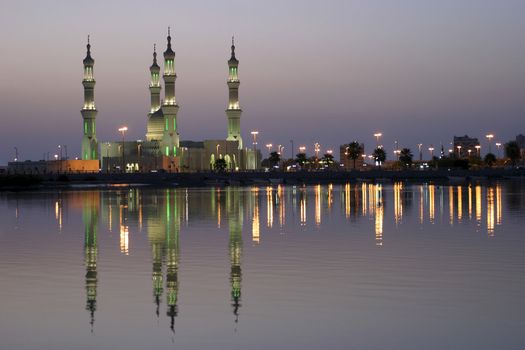 Sheikh Zayed Mosque at sunset, Ra's al-Khaimah, United Arab Emirates