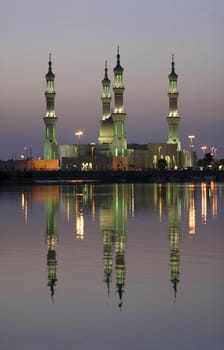 Sheikh Zayed Mosque at sunset, Ra's al-Khaimah, United Arab Emirates