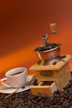 Coffee mill and coffee beans