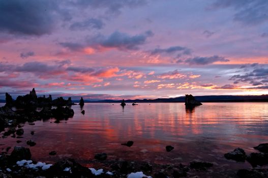 An autumn morning at Mono Lake