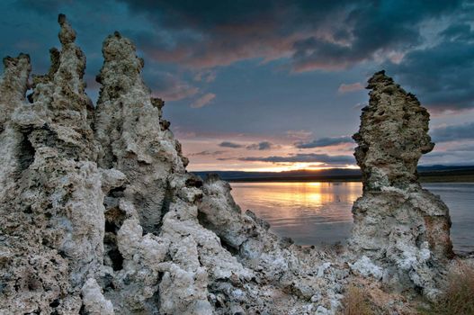 An autumn morning at Mono Lake