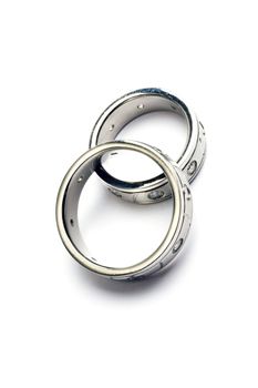 His and hers wedding rings 