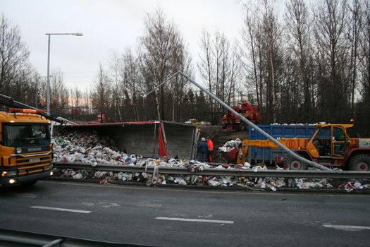 Søppelbil som veltet på Ulven i Oslo