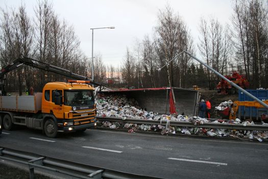 Søppelbil som veltet på Ulven i Oslo