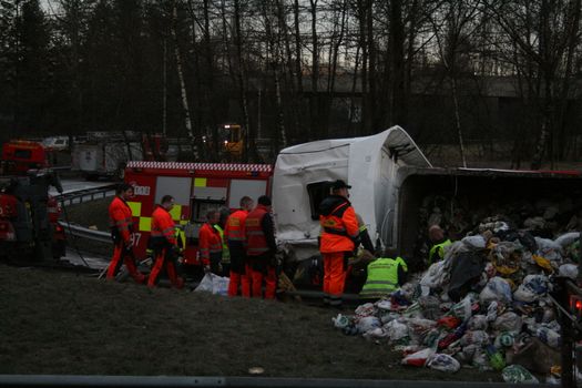 Søppelbil som veltet på Ulven i Oslo