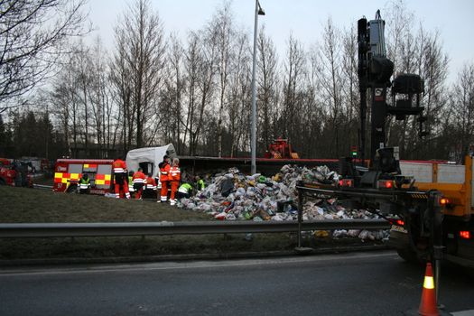 Søppelbil som veltet på Ulven i Oslo