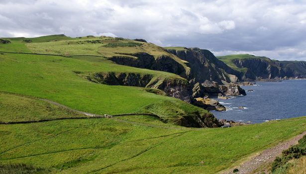 green dangeruos coastal cliffs