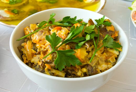 salad with mushrooms in bowl