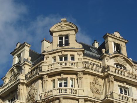 image of an Ancient building in Paris