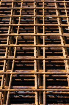 Rusty steel net for reinforcement of concrete