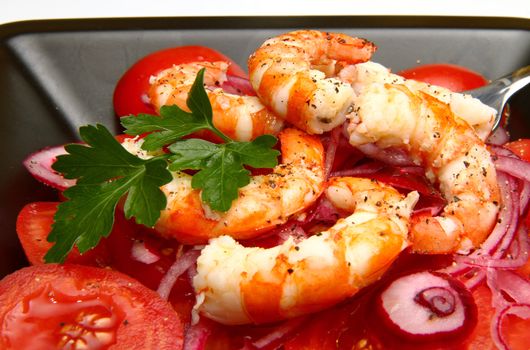 fresh shrimp salad with tomates