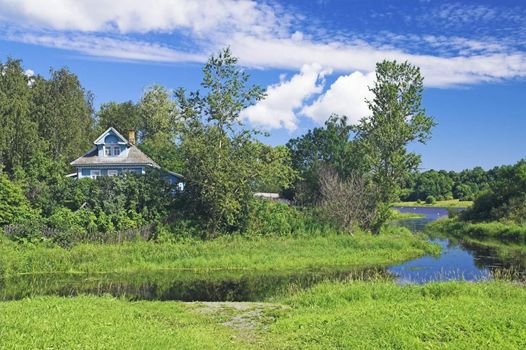 Countryside Cottage beside river bank